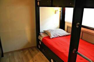 Хостел Like Ярославль Общий 6-местный номер для мужчин и женщин-3