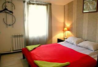 Хостел Like Ярославль Двухместный номер с 1 кроватью и собственной ванной комнатой-1